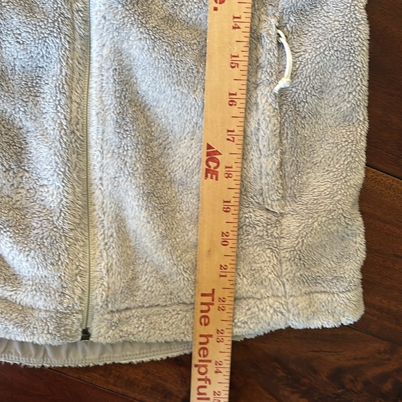 The north Face | Women's grey Osito fleece jacket - Picture 12 of 15